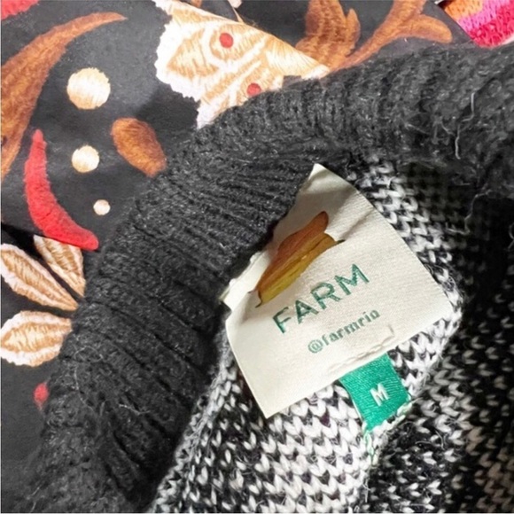 Farm Rio Women’s Heart Deco Knit Sweater - Picture 5 of 6